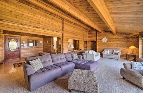 Warrenton House | Coastal Oregon Retreat w/Grill: 11 Mi to Astoria!