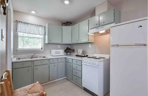 Oyster Creek Apartment | Coastal Studio - Freeport, Tx