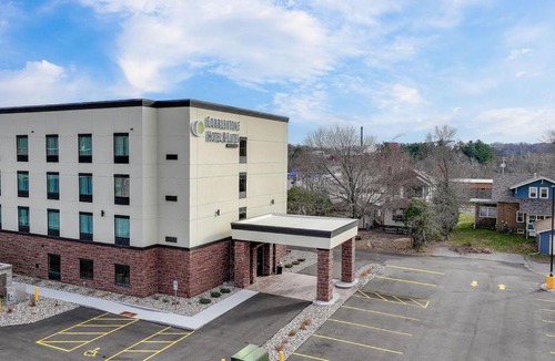 Mosinee Hotel | Cobblestone Hotel & Suites - Mosinee