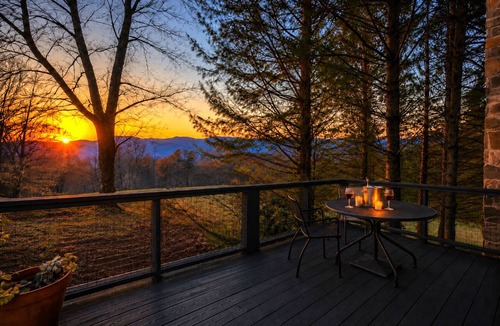 Scaly Mountain Cabin | Coca-Cola Cabin @Fire Mountain Estate & Club. Endless views, Fire Pit, Jacuzzi!