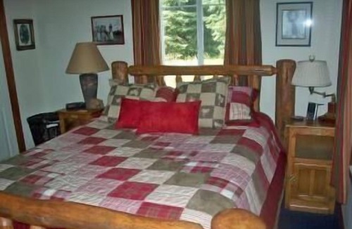 Crescent Cabin | Cold Creek Cabin