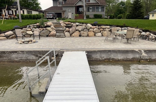 Coldwater House | Coldwater Lake Spacious Lake Drive Getaway