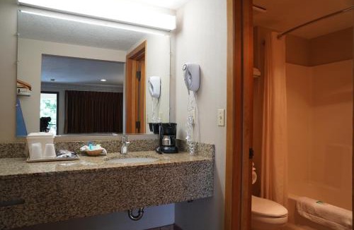 Monmouth Hotel | College Inn