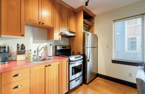 Belmont House | Color Splash - Fast WiFi - Heart of Hawthorne