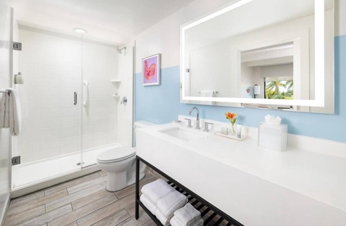 New Town Hotel | Colorful Key West Escape | Pools, Food Trucks, Karaoke Night & Free Shuttle