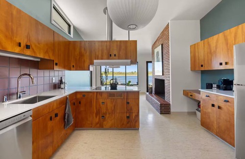 Astoria House | Columbia River Modern - Waterfront home on 2 acres with expansive estuary views