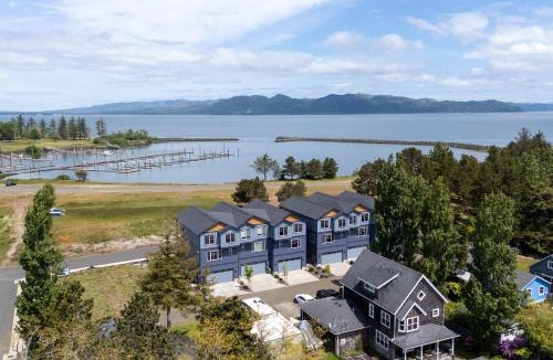 Hammond House | Columbia River Views: Spacious Hammond Getaway!