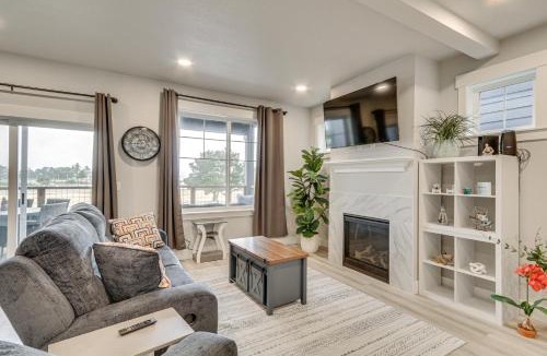 Hammond House | Columbia River Views: Spacious Hammond Getaway!