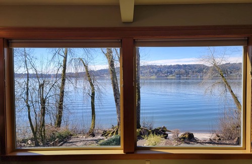 Woodland House | Columbia River Waterfront-Private Beach with Kayaks/Canoe - 7 min from I-5