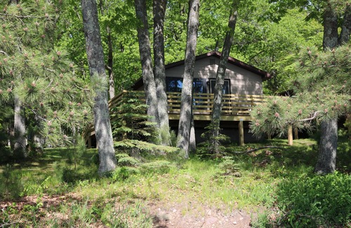 Chief Lake Cabin | Come and relax in a cozy 2 BR cabin on the Chippewa Flowage, Hayward, WI.