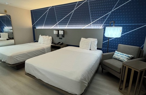 Harvey Hotel | Comfort Inn and Suites Chicago I-80/294