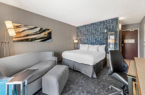Bethlehem Hotel | Comfort Inn & Suites Bethlehem Lehigh Valley Airport