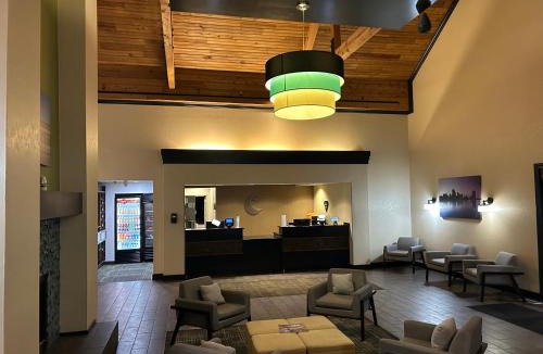 Bedford Hotel | Comfort Inn & Suites Toledo North