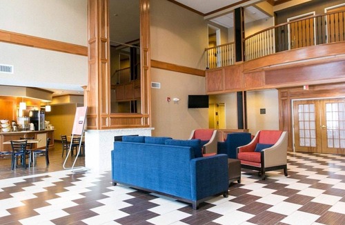 Benton Harbor Hotel | Comfort Suites Benton Harbor - St. Joseph