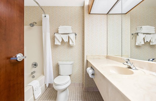 Little Woods Hotel | Comfort Suites New Orleans East