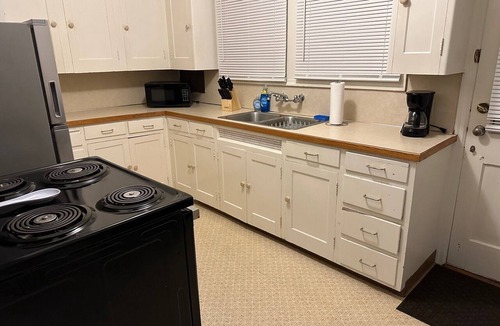 Creston - Kenilworth Apartment | Comfortable and quiet one bedroom side by side apartment