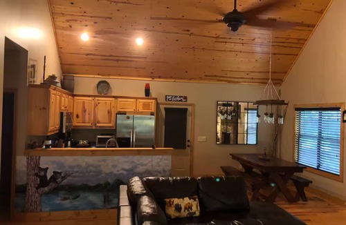 Hiawassee Cabin | Comfortable Cabin in Hiawassee across from Lake&Fairgrounds
