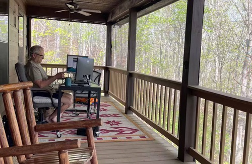 Hiawassee Cabin | Comfortable Cabin in Hiawassee across from Lake&Fairgrounds