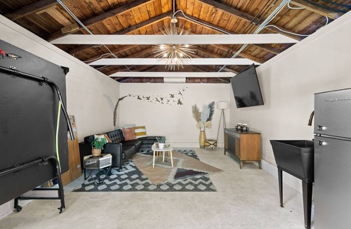 South Pensacola House | Comfortable Downtown Pensacola Stay Pet Friendly Yard Fire Pit Game Room