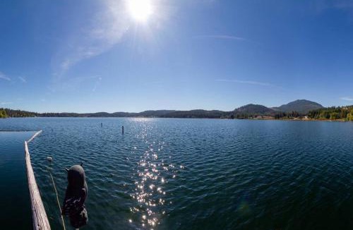 Valley House | Comfortable Duplex Unit - Beautiful Lake Views