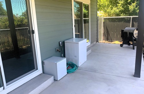 Springfield House | Comfy 2b/1ba minutes from Eugene! Pets Welcome.
