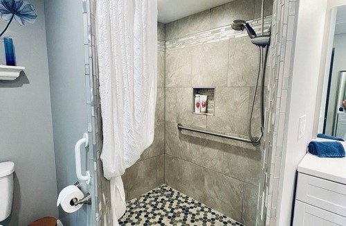 Orchard Park Apartment | Comfy cozy studio suite in charming Orchard Park