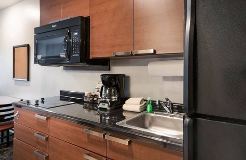 Sturtevant Hotel | Comfy Room Unit w/Kitchenette Near Racine