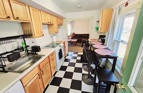 South Como House | Comfy Upper-Level Duplex in Pleasant Saint Paul Como Area