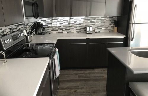 Green Bay House | Completely Remodeled Full House 2 Blocks From Lambeau Field