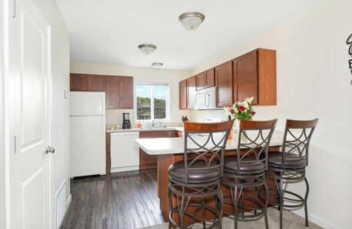 Holiday Hills Apartment | ✵ Contemporary 2 Bedroom Apt. @ Holiday Village ➠ Unit 3889 ✵