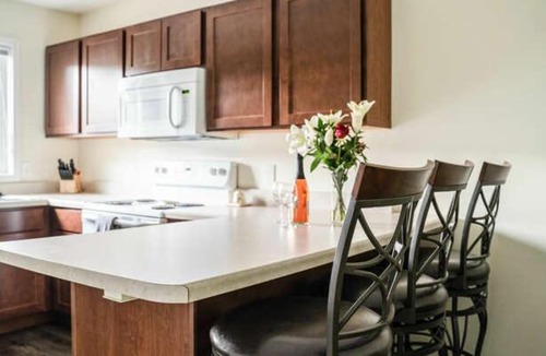 Holiday Hills Apartment | ✵ Contemporary 2 Bedroom Apt. @ Holiday Village ➠ Unit 3889 ✵