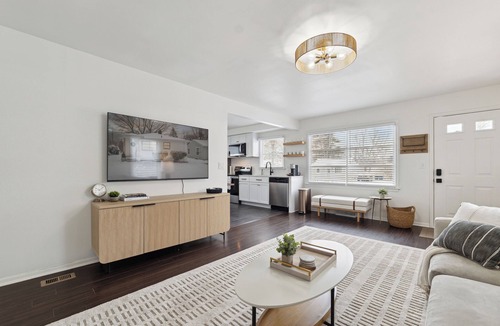 Westland House | Contemporary Cottage East 3BD Detroit DTW Ann Arbor
