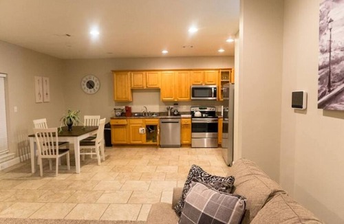 Kreole Apartment | Contractor's Choice · 3BR · Near Ingalls/Chevron
