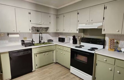 Boiling Springs House | Convenient 2BR, Fast Wi-Fi + Full Kitchen
