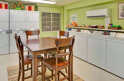 Tempe House | Convenient and Spacious Suite Experience in Tempe! Pets Allowed, Full Kitchen!