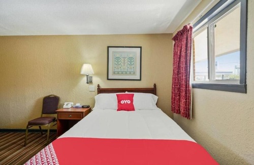 Luling Hotel | Convenient Central Texas Stay Near Buc-ee’s, Parking Included & Easy Road Access
