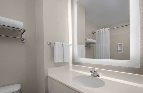 Downtown Hotel | Convenient Studio w/Fully Equipped Kitchen off San Tomas Expy
