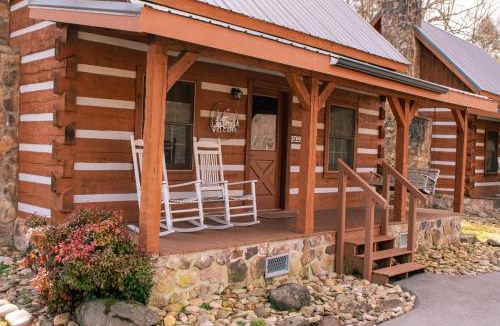 Pittman Center Ski Chalet | Copeland Creek- Tiny Cabin