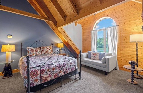 Cleveland Cabin | Copper Canyon - Luxury Lodge located on Private Lake