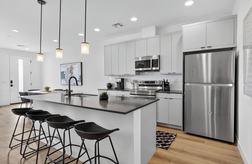 Villa De Paz House | Copper Sky Townhome - Pool & Gym
