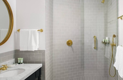 Shelter Island Heights Hotel | Corner Preferred Room | The Pridwin Hotel and Cottages