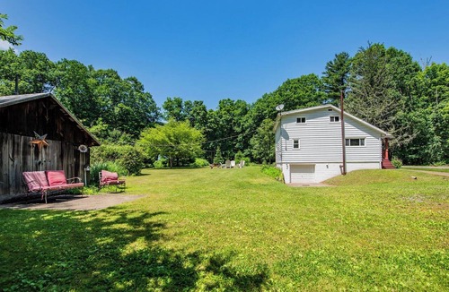 Benton House | Cornerstone Escape - Robin Vacation Rentals