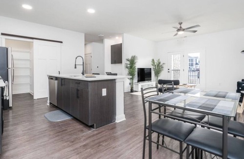 Whitestown Apartment | Corporate Housing by MGM