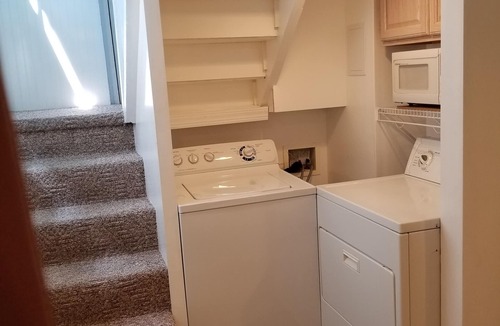 Grand Haven Cottage | Cottage Charm - Downtown - 3 BR/1.5 BA Newly Remodeled Home