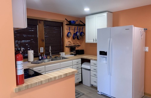 Mitiwanga Cottage | Cottage in Private Beach Community Near Cedar Point and Kalahari