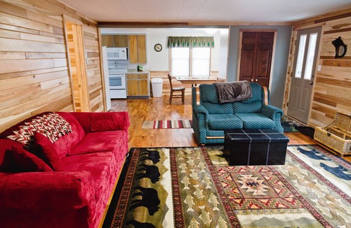Bellaire Cottage | Cottage On River - close to Torch Lake, sleeps 8