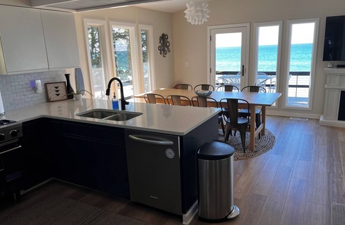 Montague Cottage | Cottage with Private Lake Michigan beach