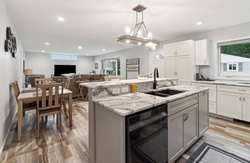 Greenbush Apartment | Cottages 7 & 9 - Fire Pit - Beach - Sleeps 8
