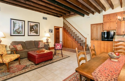 Natchez Condo | Cotton Alley | Charming 2-Bedroom Retreat in Historic Natchez, MS