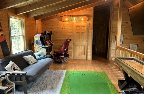 Davis Cabin | Countless Adventures - Dolly Sods Access & Hot Tub